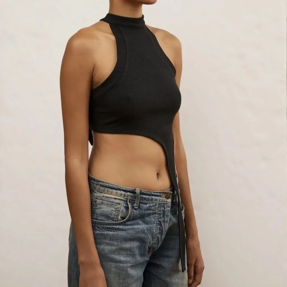 K.NGSLEY Black Ribbed Cutout Halter Crop Top - Picture 10 of 10